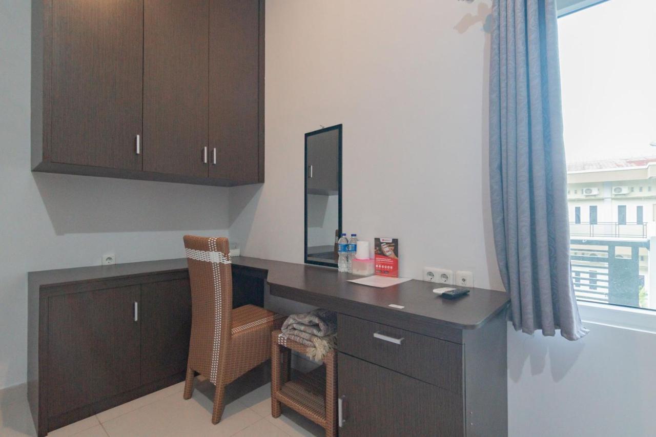 Reddoorz Plus Syariah @ Tuparev Cirebon 3 Dış mekan fotoğraf