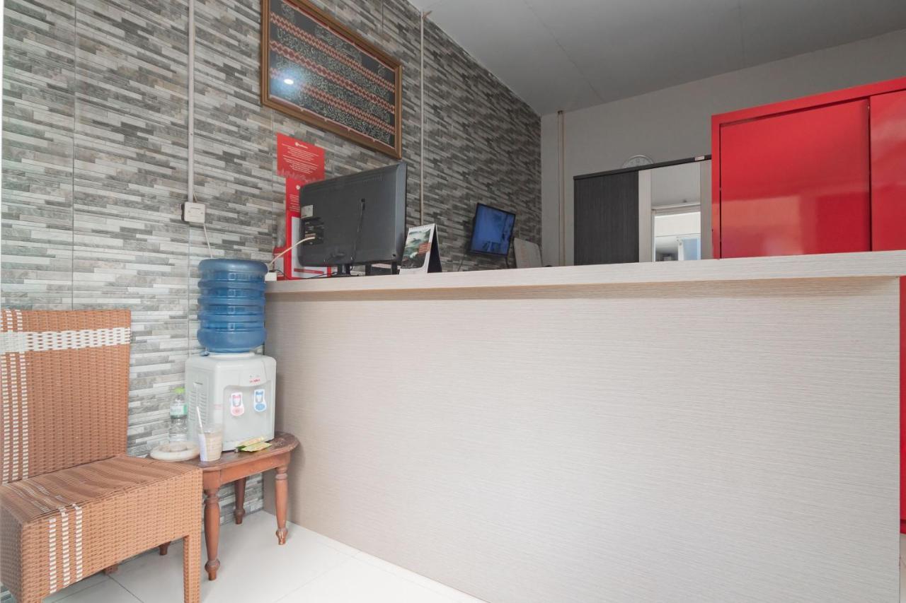 Reddoorz Plus Syariah @ Tuparev Cirebon 3 Dış mekan fotoğraf